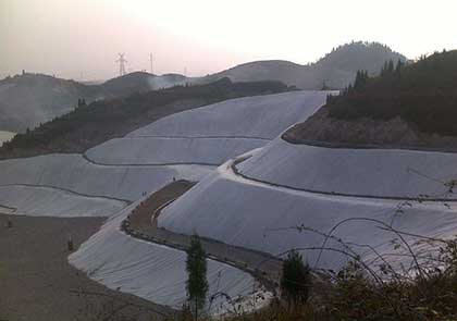 土工膜破損引起的相關(guān)因素是什么?